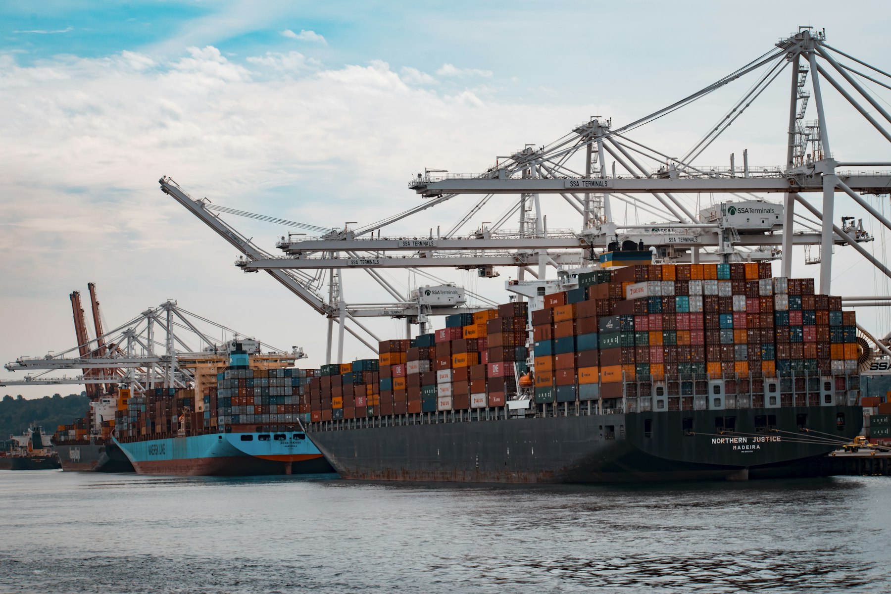 Container ship and cargo port for USA freight shipping